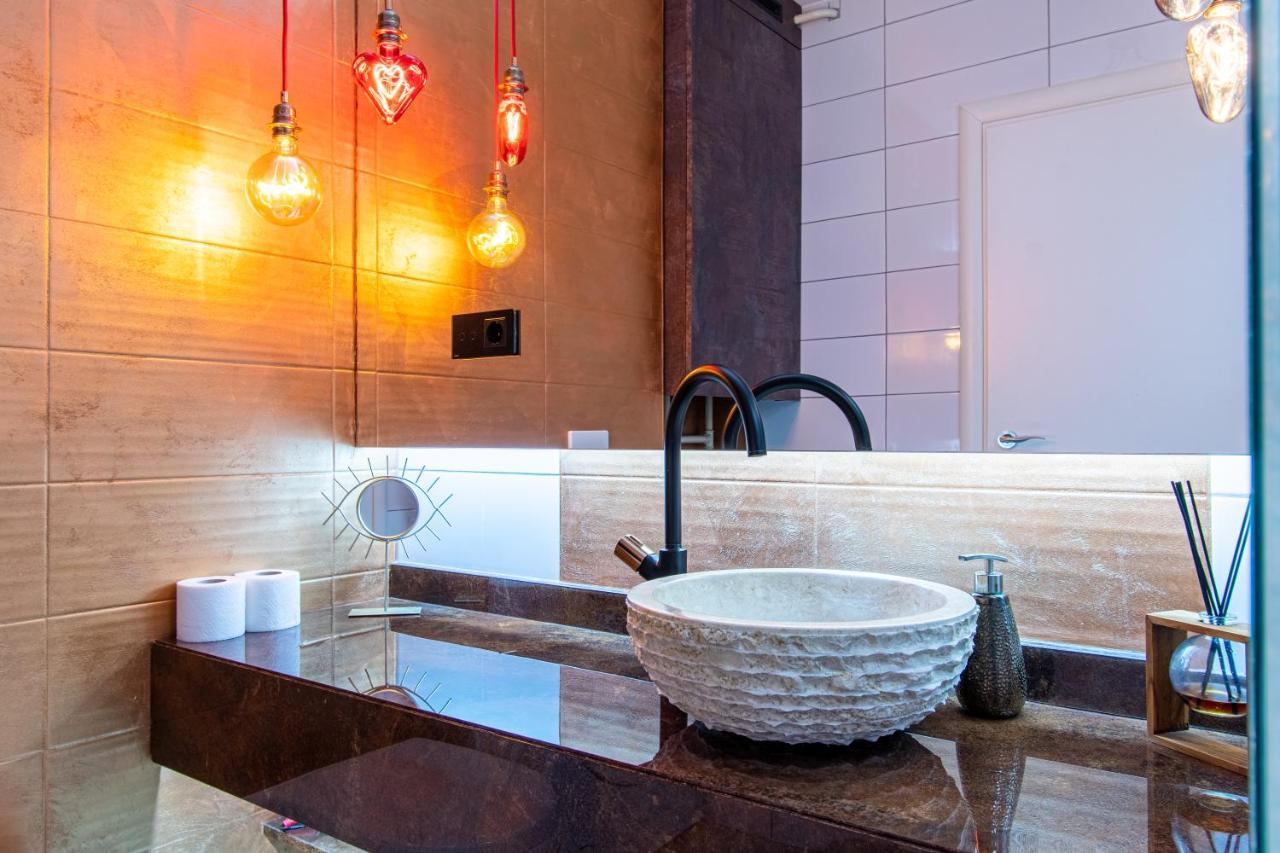 Jacuzzi - - Bdsm - Extra Luxury - Ev Chargger - Valentine's Day - Red - Flexible Selfcheckins 28 Zagabria