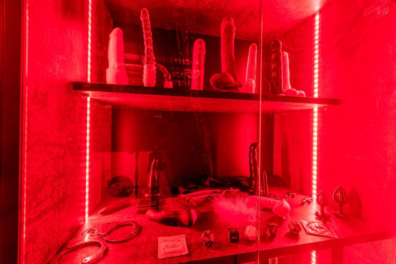 Nest: Luxurious Red With Jacuzzi & Ev Charger * Zagreb