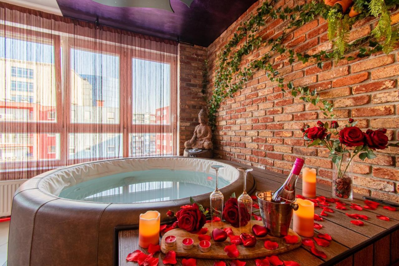 Apartmán Jacuzzi - - Bdsm - Extra Luxury - Ev Chargger - Valentine's Day - Red - Flexible Selfcheckins 28 *